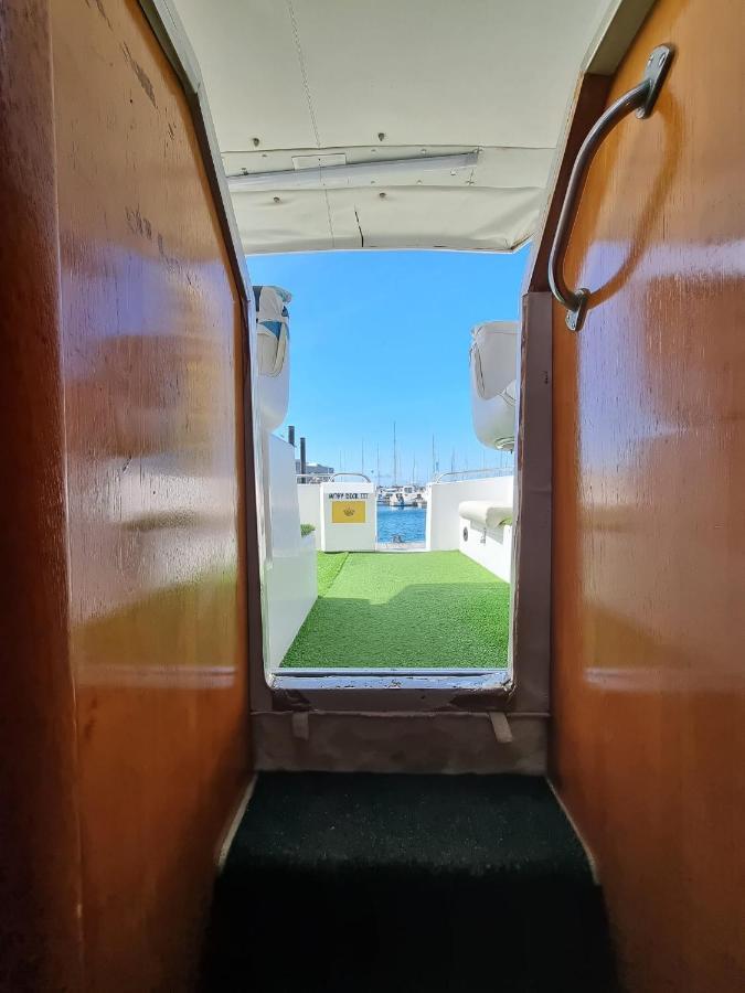 Отель Experiencia En El Mar Gijon M Экстерьер фото